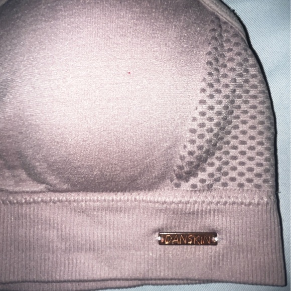 Danskin Adjustable Strap Padded Seamless Sports Bra Removable Pads Size Medium - Picture 4 of 7